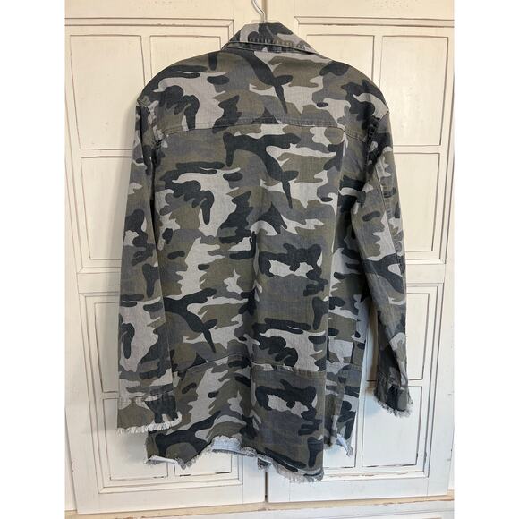 Umgee size medium women’s camouflage jacket raw hem - Picture 5 of 5
